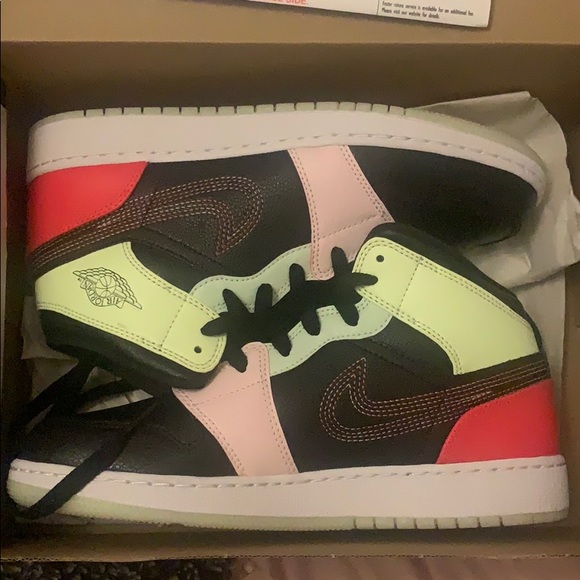 BRAND NEW AIR JORDAN 1s - Picture 1 of 3